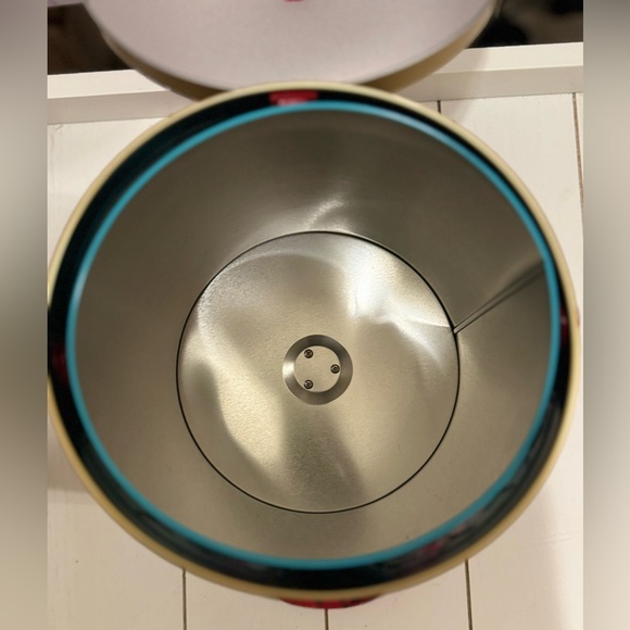 Musical Popcorn Bucket! 2023 Christmas Walt Disney World Parks - Picture 7 of 16